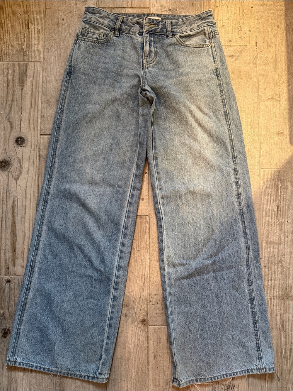 Pac sun Casey low rise baggy medium wash size 25